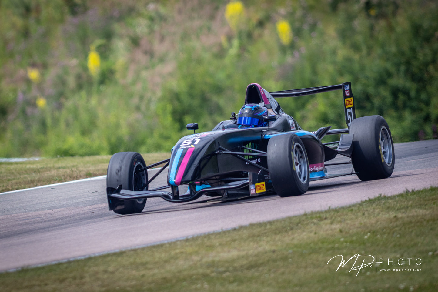 Louise Larsson #51 – Västkustloppet 2026 (Falkenbergs motorbana). Foto: MPzPhoto.