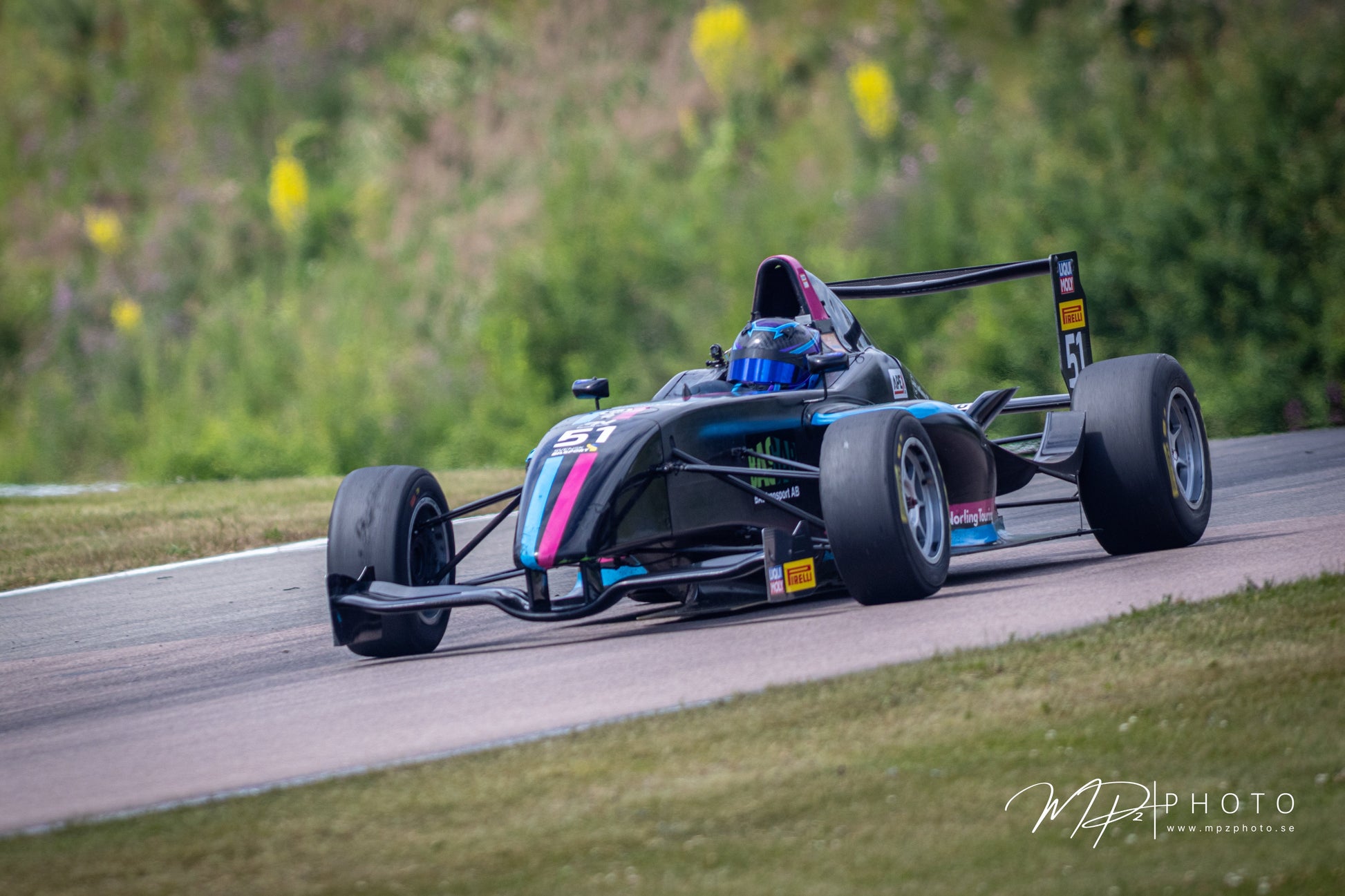 Louise Larsson #51 – Västkustloppet 2026 (Falkenbergs motorbana). Foto: MPzPhoto.