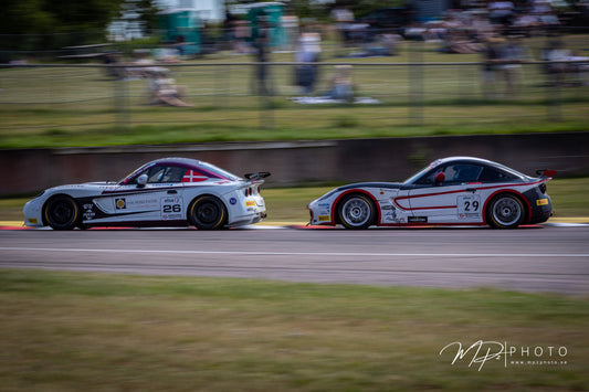 Andreas Lundin #29 & Victor Odin Soria #26 – Västkustloppet 2026 (Falkenbergs motorbana). Foto: MPzPhoto.